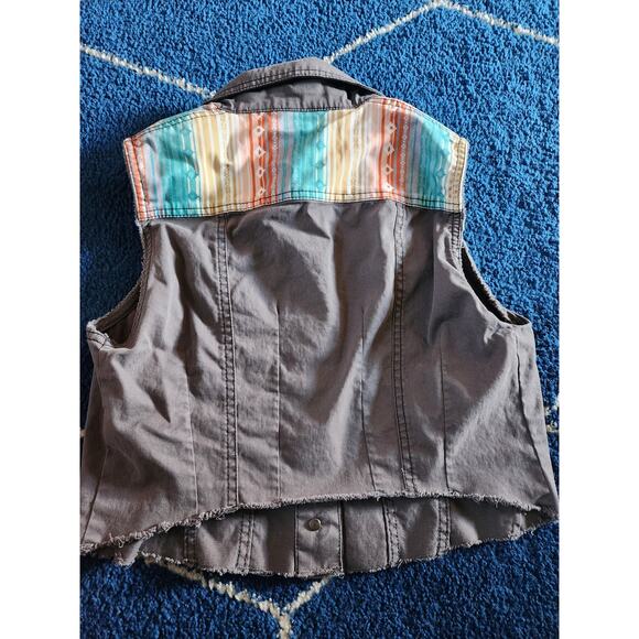 Ariat Women's Cut Off Denim Vest - Xs - Picture 3 of 6
